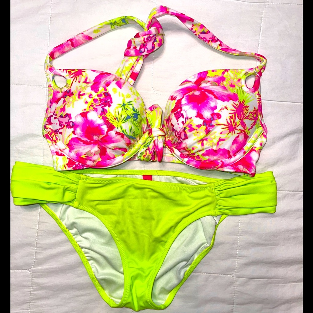 Victoria’s Secret’s Swimwear Push-Up